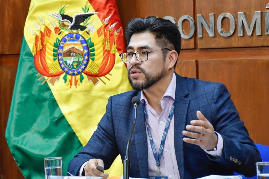 Ley 035: Aumento de pensiones y cuidado de la salud para jubilados sin jubilación forzosa