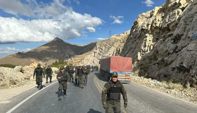 Cochabamba: Cooperativistas levantan bloqueo en Sayari y dan ultimátum al Gobierno
