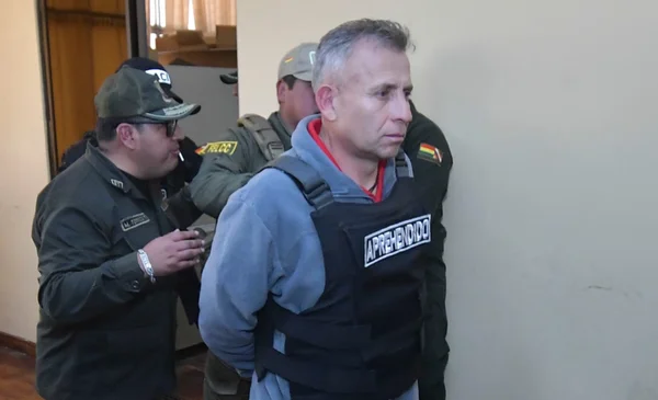 Presentan audio que evidencia la negativa de sacar armamento en la toma militar de Plaza Murillo