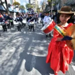Desfile escolar inicia homenajes a las fiestas julias