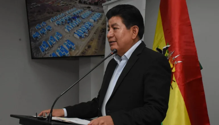 Montaño confirma falsa alarma de bomba en vuelo de BoA: La pareja transportaba dinero no declarado