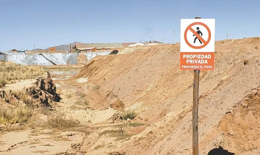 Derrame de cianuro en Viacha contamina acuífero y amenaza el lago Titicaca