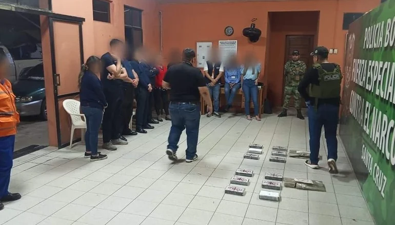 13 personas quedaron aprehendidas por la droga hallada en un vuelo de BoA