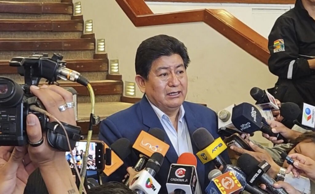 Gobierno denuncia uso de niños y adultos mayores en marcha de Evo Morales que busca tomar instituciones