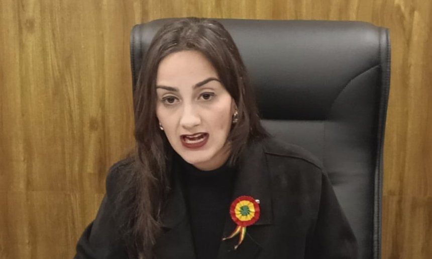 Diputada Callizaya sugiere a Luisa Nayar “conseguir un marido y aportar con un hijo” tras críticas al censo