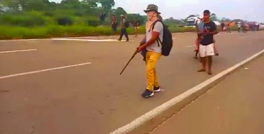 Bloqueadores armados ponen en riesgo a la prensa en Bulo Bulo