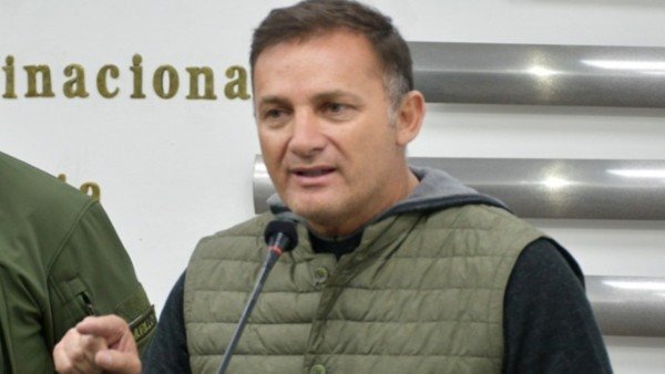 Piden activar sello azul de Interpol para localizar al exministro Luis Fernando López