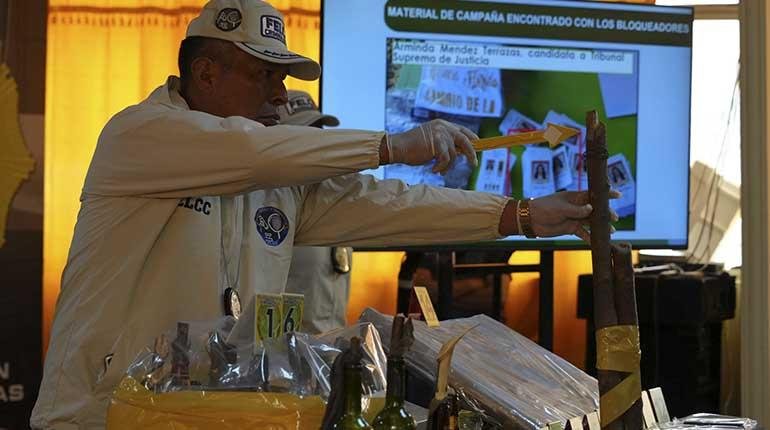 Ministerio de Gobierno denuncia torturas a 42 policías y secuestro de oficiales en bloqueos en Mairana