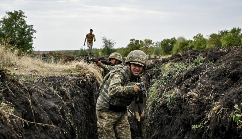 Rusia lanza contra Ucrania por Primera vez Durante la Guerra un Misil Balístico Intercontinental capaz de Transportar Ojivas Nucleares