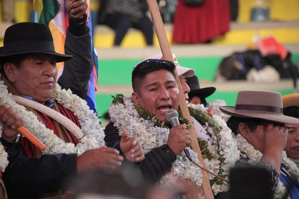 Dirección del MAS liderada por Grover García entrega al TSE nómina para acreditar nuevos delegados