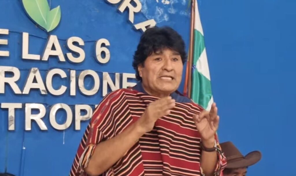 Evo Morales desafía su inhabilitación y orden de aprehensión con una marcha masiva para inscribir su candidatura