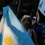 Nueva marcha de jubilados desafía al gobierno de Argentina