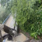 Colapso del puente Santa Bárbara deja incomunicado al norte paceño