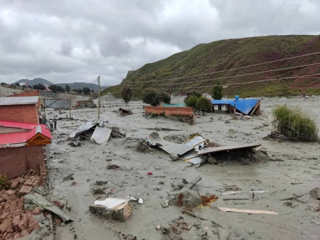 Suman 47 viviendas totalmente destruidas y reportan dos fallecidos por la mazamorra en Llallagua