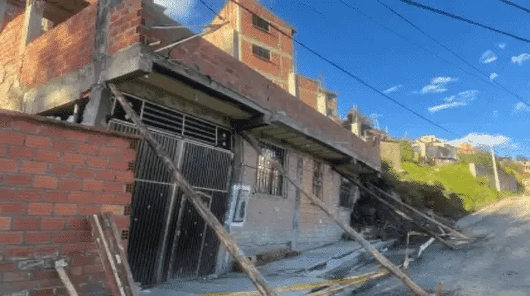 Lluvias en La Paz: Dos casas en San Isidro están a punto de desplomarse