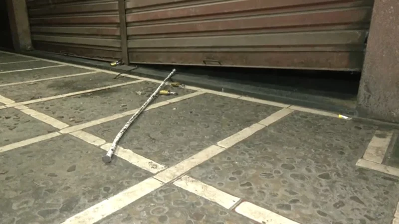 Taxista frustra robo en un restaurante en Santa Cruz