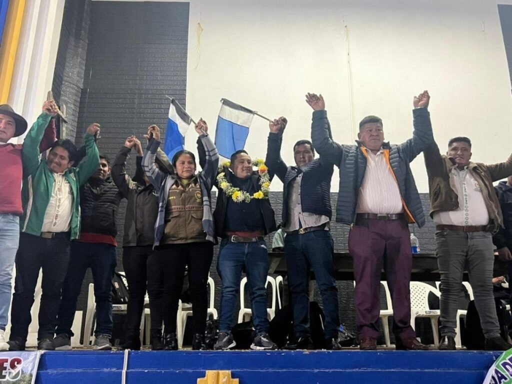 Interculturales de La Paz ratifican respaldo a Luis Arce