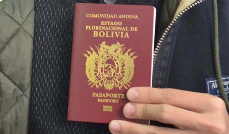 Suspenden provisionalmente la entrega de pasaportes en Bolivia por “daños en equipos”