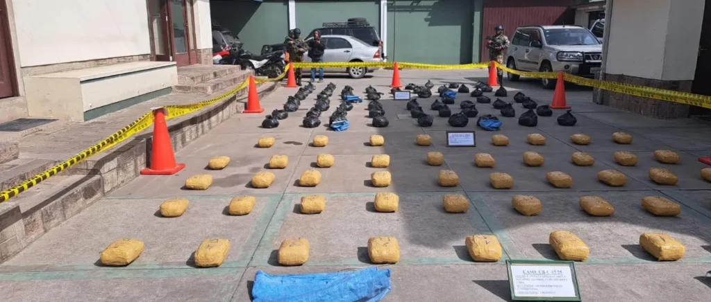 Incautan 116 kilos de marihuana y aprehenden a dos personas en la zona del Valle Bajo de Cochabamba