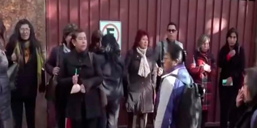 Investigan la muerte de un estudiante en La Paz; padres exigen acciones en la escuela