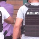 Aprehenden a padre de estudiante que ingresó con arma a colegio en santa cruz