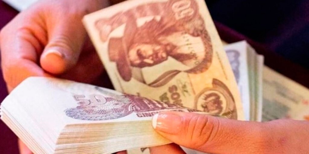 Gobierno dispone incremento salarial del 5% en empresas estatales